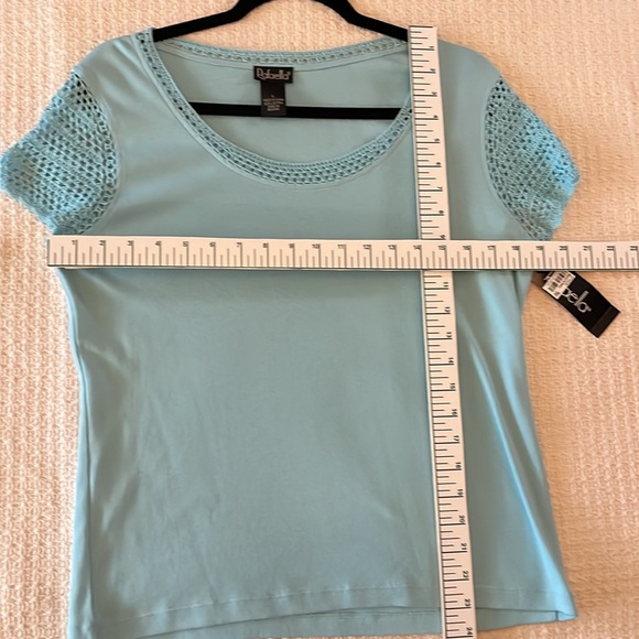 Rafaella -Light Aqua Women's Lg. Tee with Crochet Sleeves & scoop neck (Macy's) - Picture 4 of 9